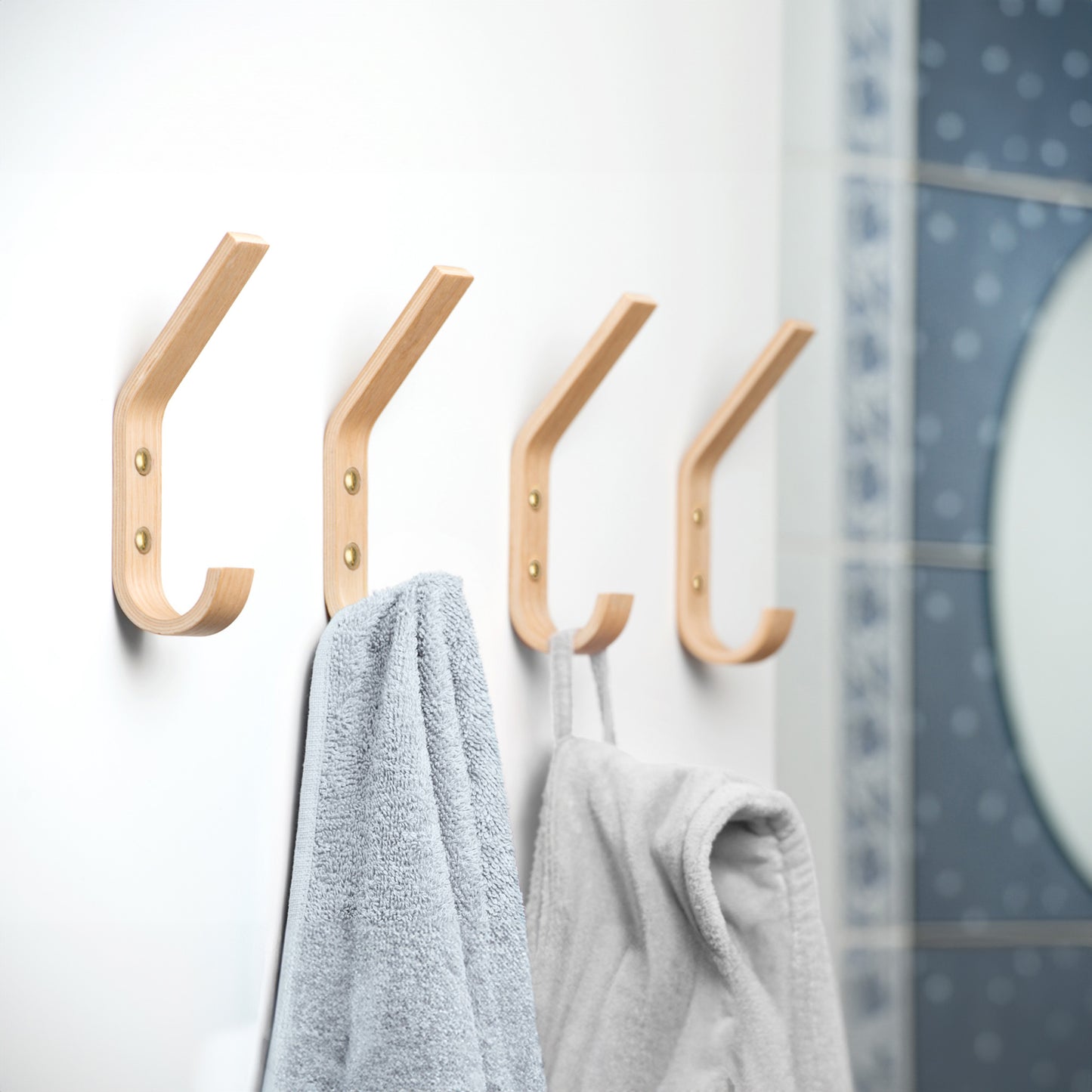 Set of 4 Wooden Wall Hooks, 5 Colors